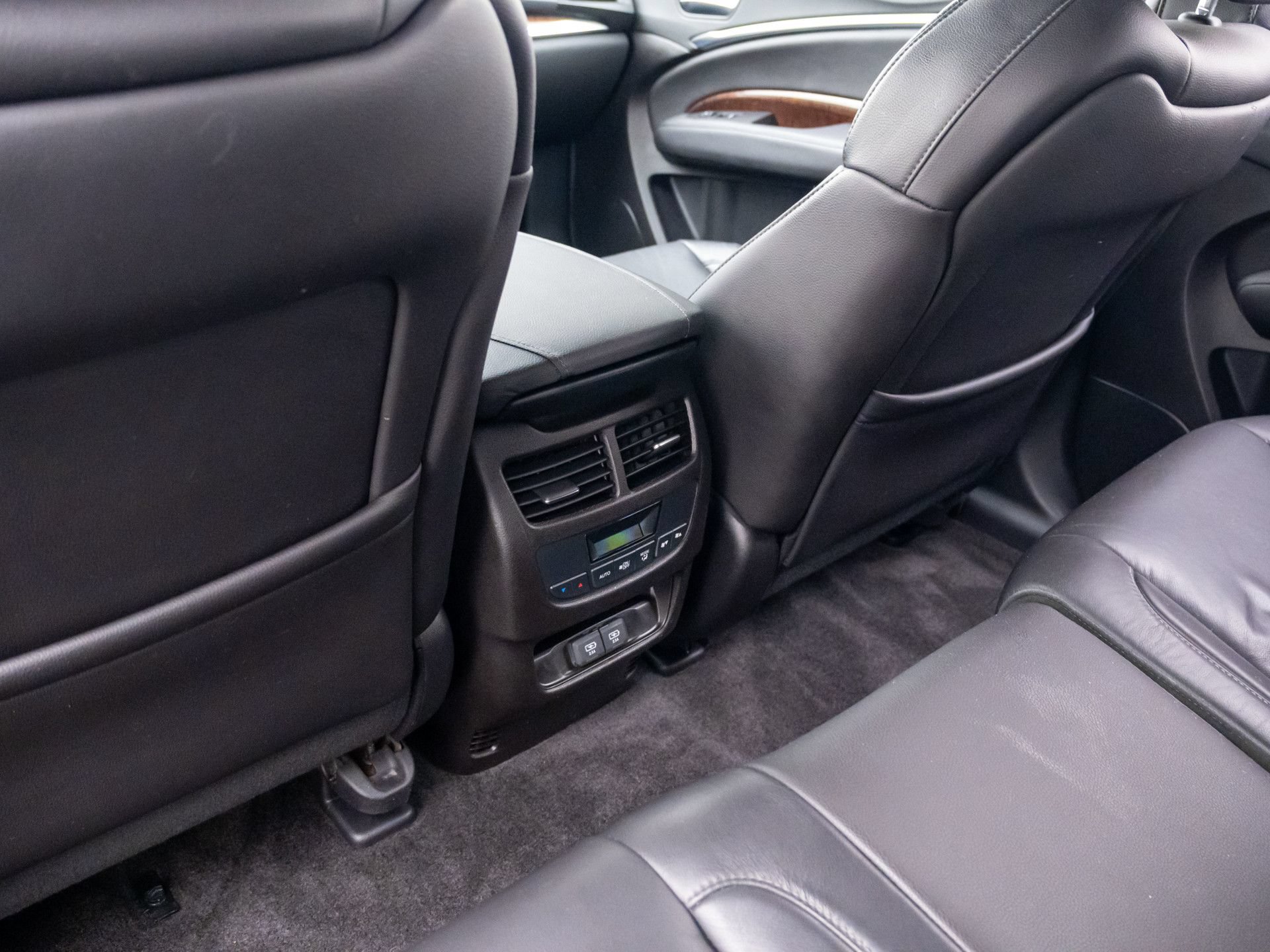 Used 2018 Acura MDX w/ Technology Package AWD/4WD image 18