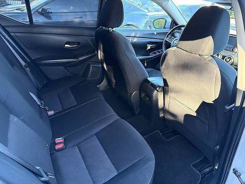 Used 2022 Nissan Sentra SV FWD image 18