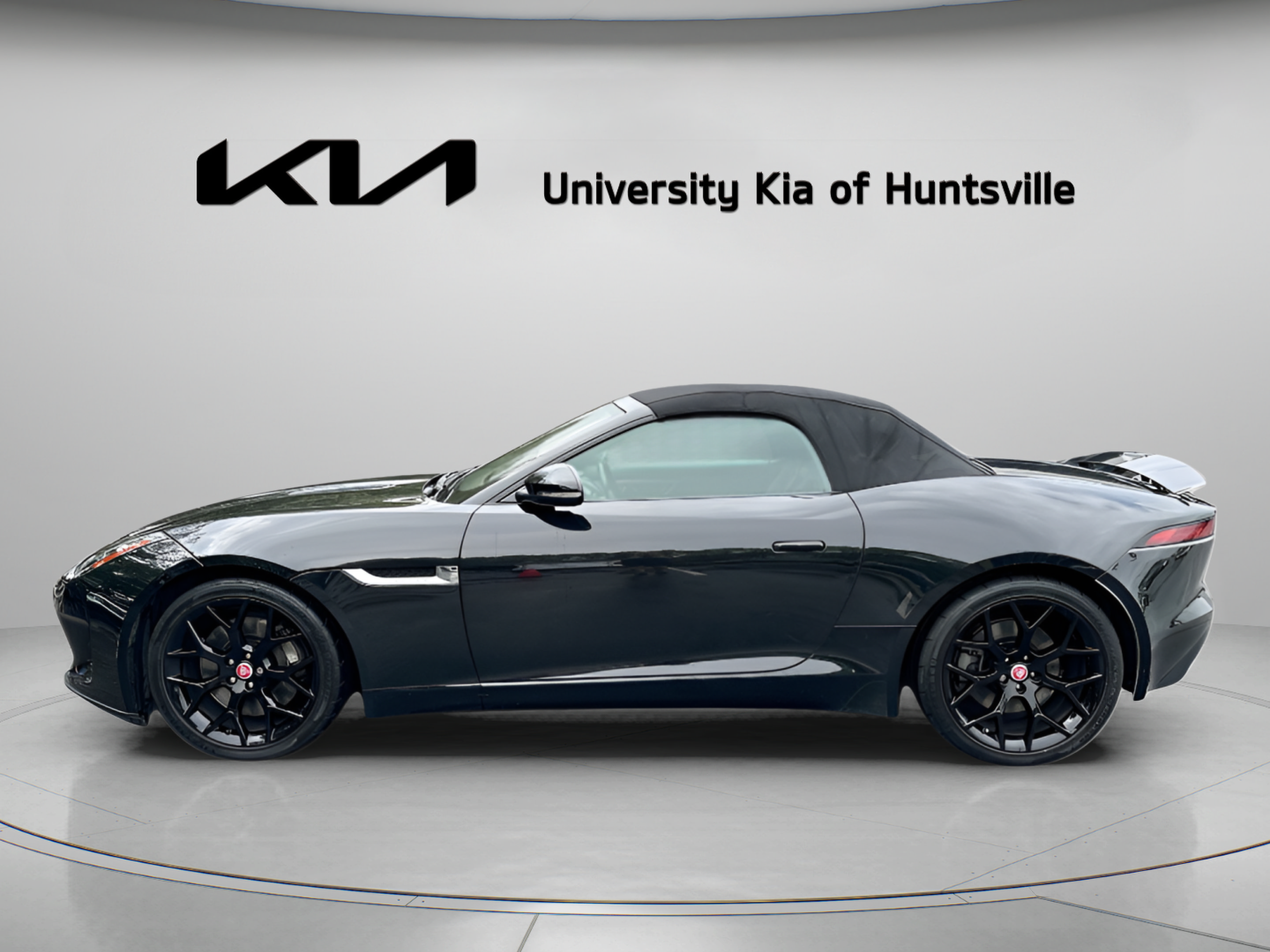 Used 2018 Jaguar F-TYPE Convertible RWD image 5