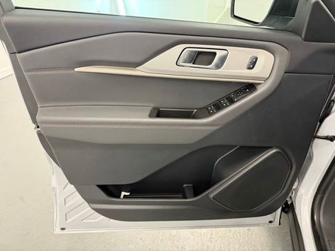 New 2026 Ford Explorer Active w/ Active Comfort Package image 14
