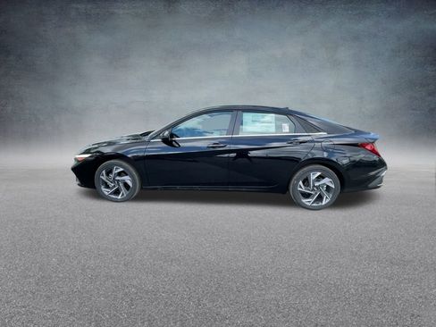 New 2025 Hyundai Elantra Limited image 13