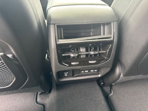 New 2026 Jeep Grand Cherokee Altitude AWD/4WD image 26