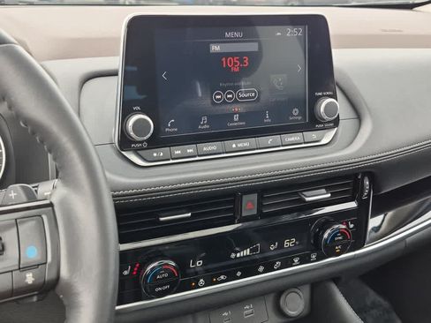 Used 2023 Nissan Rogue SL AWD/4WD image 13