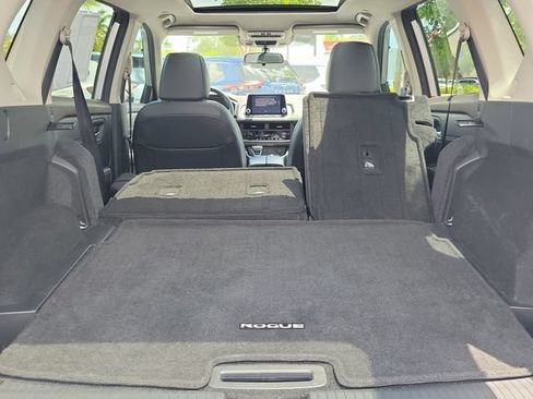 Used 2023 Nissan Rogue SV w/ SV Premium B Package FWD image 8