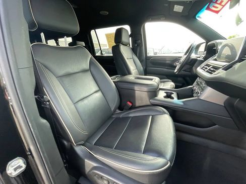 Used 2024 GMC Yukon XL SLT RWD image 28