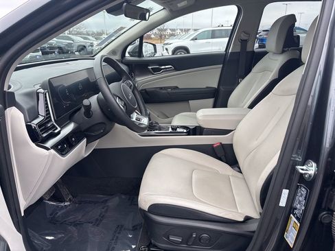 Used 2025 Kia Sportage EX image 13