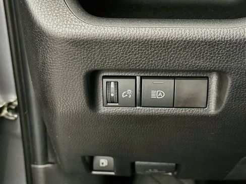 Used 2025 Toyota RAV4 LE AWD/4WD image 17