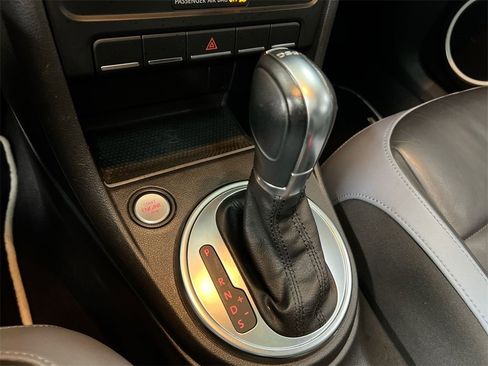 Used 2013 Volkswagen Beetle 2.0T image 15