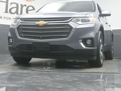 Used 2021 Chevrolet Traverse LT w/ LT Premium Package image 4