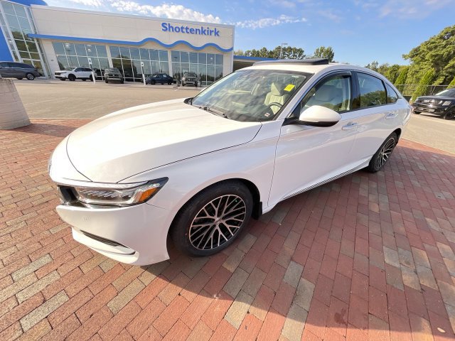 Used 2020 Honda Accord Touring image 27