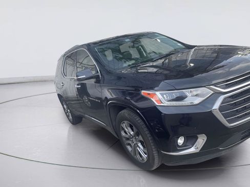 Used 2018 Chevrolet Traverse Premier w/ Driver Confidence II Package FWD image 2