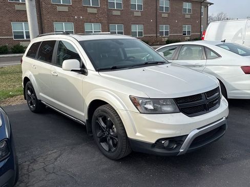 Used 2019 Dodge Journey Crossroad w/ Nav & Sun Group image 1