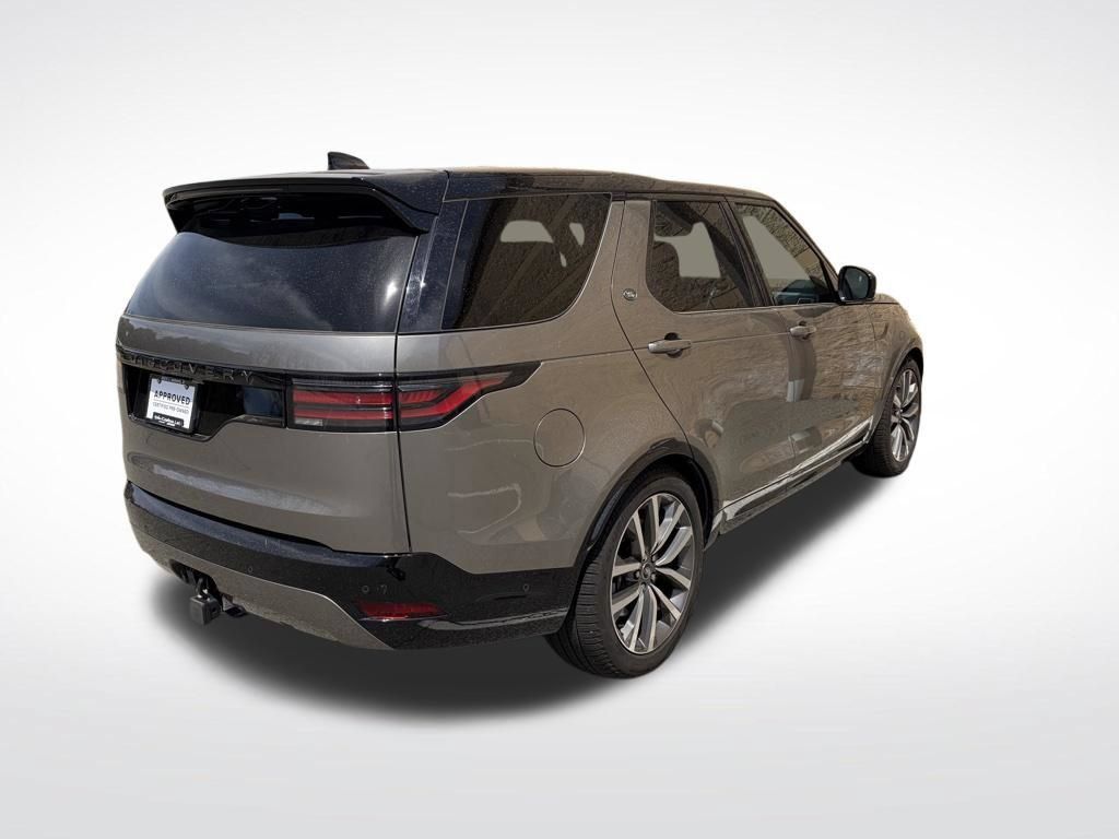 Certified 2025 Land Rover Discovery Dynamic SE AWD/4WD image 8