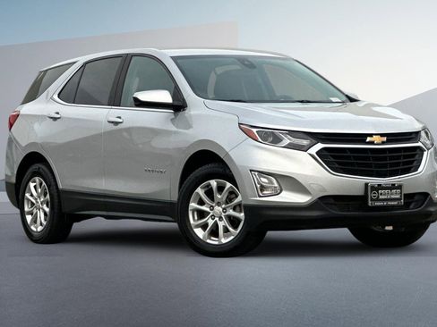Used 2021 Chevrolet Equinox LT image 2