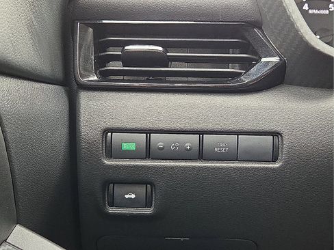 Used 2025 Nissan Sentra SV FWD image 21