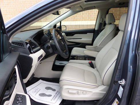 Used 2025 Honda Odyssey Touring image 24