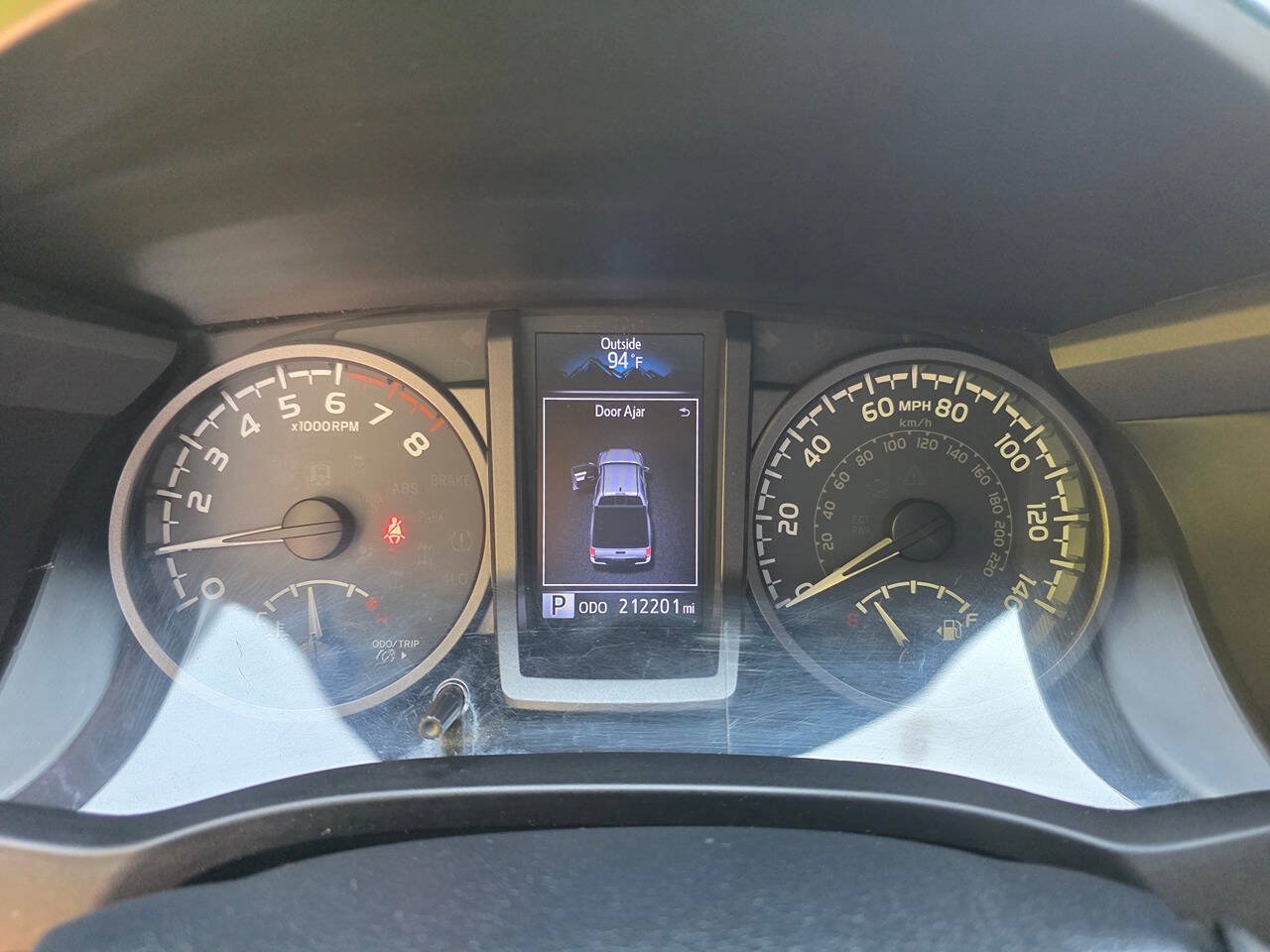 Used 2019 Toyota Tacoma TRD Off-Road w/ Technology Package AWD/4WD image 16