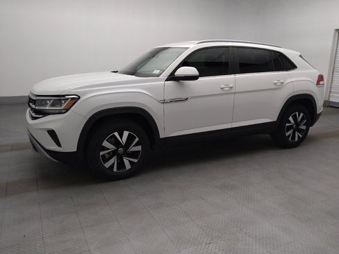 Used 2022 Volkswagen Atlas Cross Sport SE FWD image 2