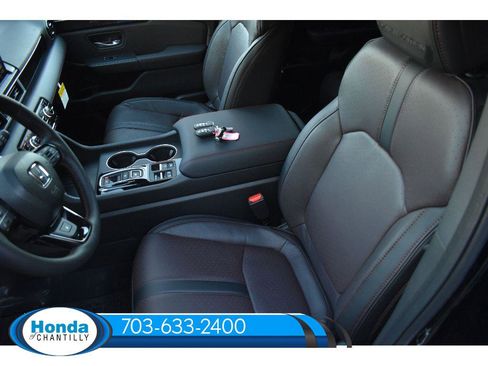 New 2025 Honda Pilot Black Edition image 14