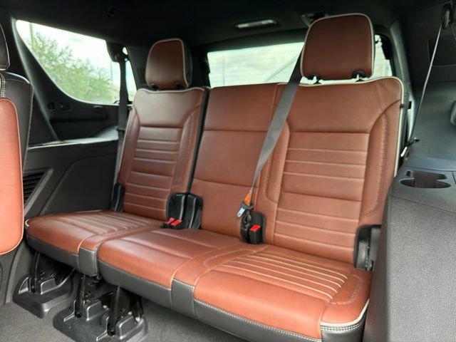 Used 2023 GMC Yukon Denali Ultimate AWD/4WD image 17