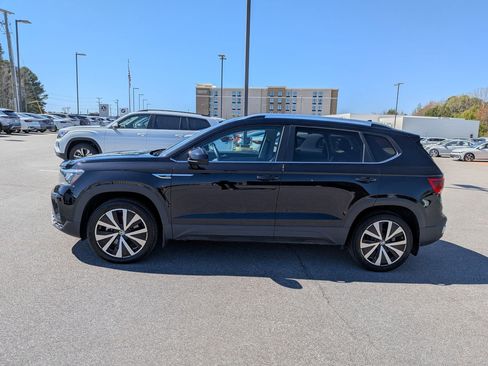 Used 2023 Volkswagen Taos SE image 6