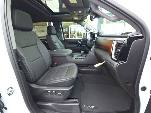 New 2026 GMC Sierra 1500 Denali AWD/4WD image 19