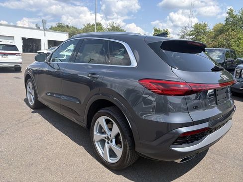 Used 2025 Audi Q5 Premium Plus w/ Premium Plus AWD/4WD image 3