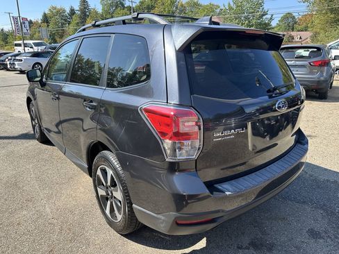 Used 2017 Subaru Forester 2.5i Premium w/ All-Weather Package AWD/4WD image 4
