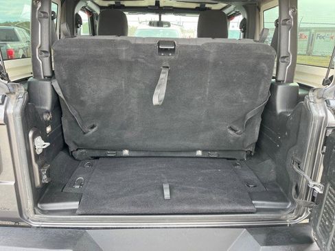 Used 2018 Jeep Wrangler Sport image 15
