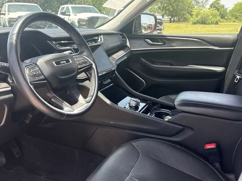 Used 2022 Jeep Grand Cherokee L Limited AWD/4WD image 10