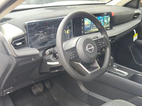 New 2026 Nissan Kicks SV image 10