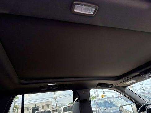 Used 2021 GMC Yukon Denali w/ Denali Premium Package image 13