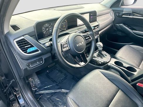 Certified 2024 Kia Seltos EX FWD image 9