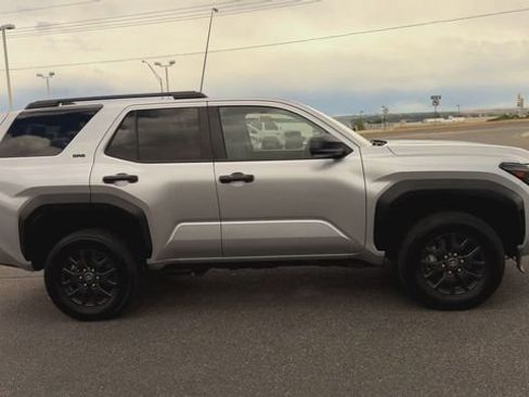Used 2026 Toyota 4Runner SR5 AWD/4WD image 9