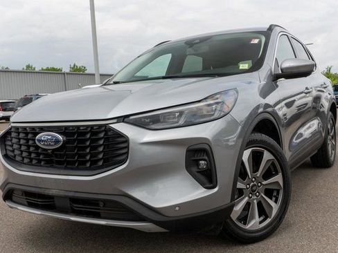 Used 2024 Ford Escape Platinum AWD/4WD image 1