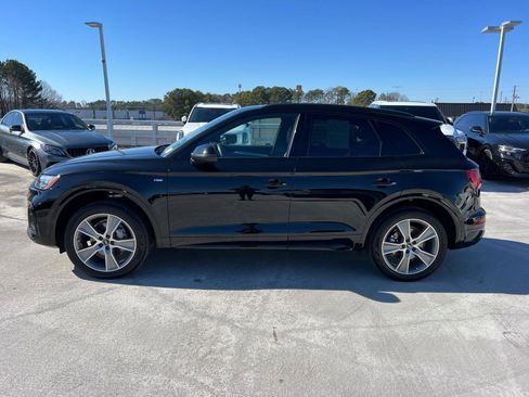 Certified 2025 Audi Q5 2.0T Premium w/ Convenience Plus Package image 8