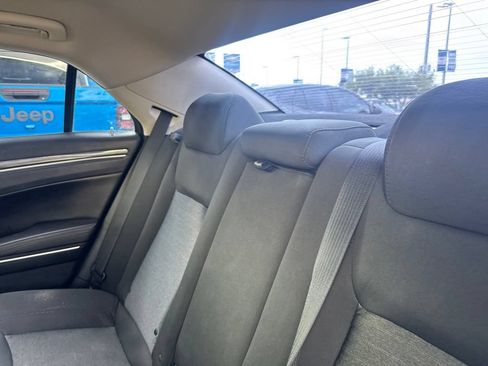 Used 2018 Chrysler 300 Touring w/ Driver Convenience Group RWD image 14