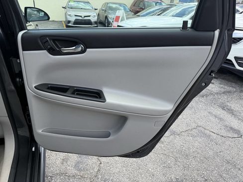 Used 2011 Chevrolet Impala LTZ FWD image 23