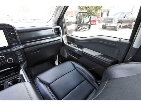 Used 2024 Ford F250 Lariat w/ Black Appearance Package AWD/4WD image 9