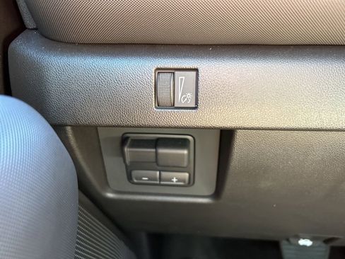 Used 2025 Chevrolet Colorado Z71 w/ Technology Package image 23