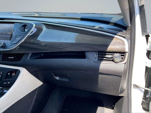 Used 2020 Buick Envision Essence w/ LPO, Cargo Package FWD image 17