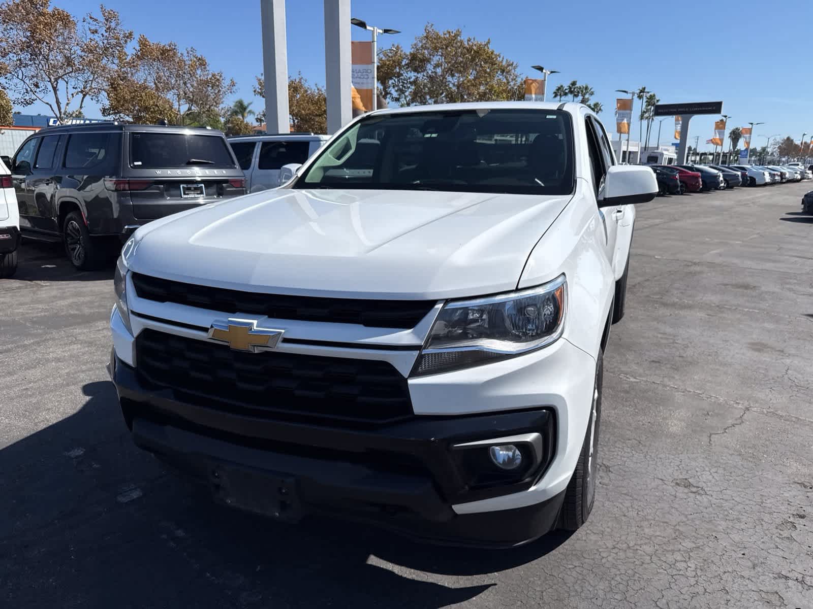 Used 2022 Chevrolet Colorado LT w/ Safety Package AWD/4WD image 2