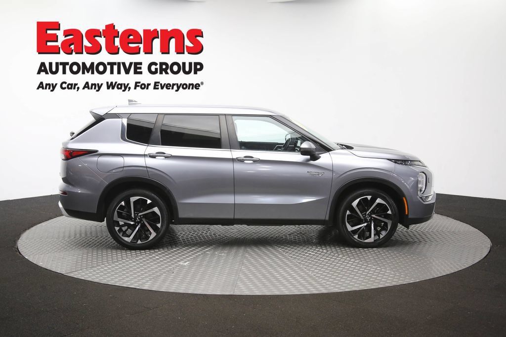 Used 2023 Mitsubishi Outlander SE AWD/4WD image 47
