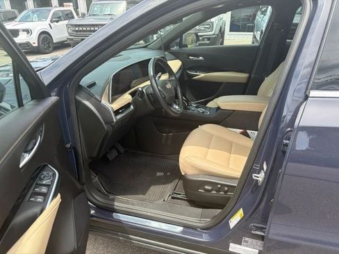 Used 2024 Cadillac XT4 Luxury FWD image 14
