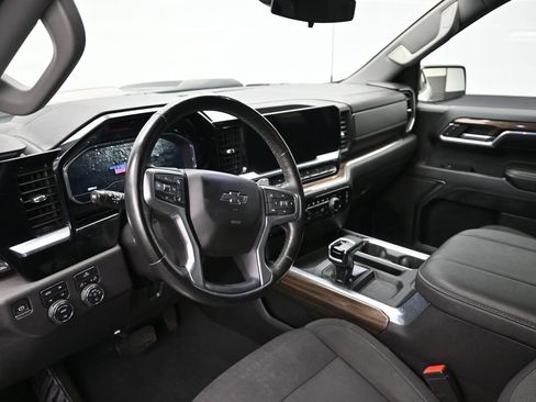 Used 2023 Chevrolet Silverado 1500 LT Trail Boss w/ Protection Package AWD/4WD image 9