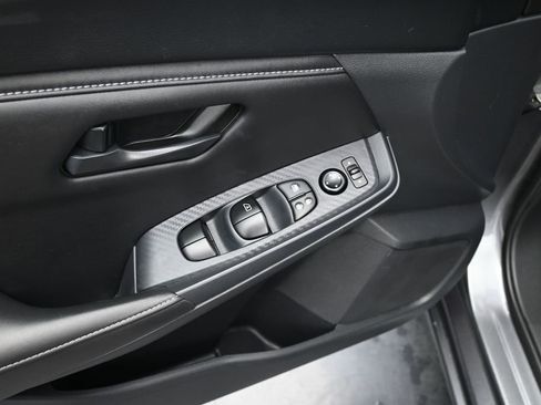 Used 2025 Nissan Sentra S FWD image 17