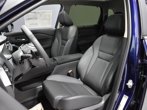 New 2026 Nissan Rogue SV image 5