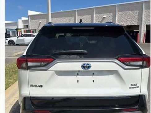 Used 2021 Toyota RAV4 XSE w/ XSE Grade Weather Package image 9