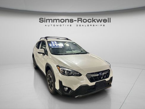 Used 2022 Subaru Crosstrek 2.0i Premium image 2
