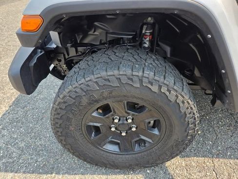 Used 2023 Jeep Gladiator Mojave w/ Cold Weather Group AWD/4WD image 25